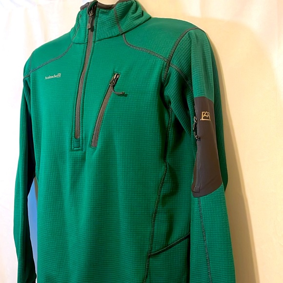 AVALANCHE Pullover. Size Small - Picture 3 of 11